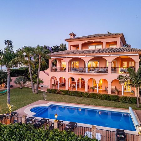 Beachside Villa With Panoramic Sea Views 베날마데나코스타 외부 사진