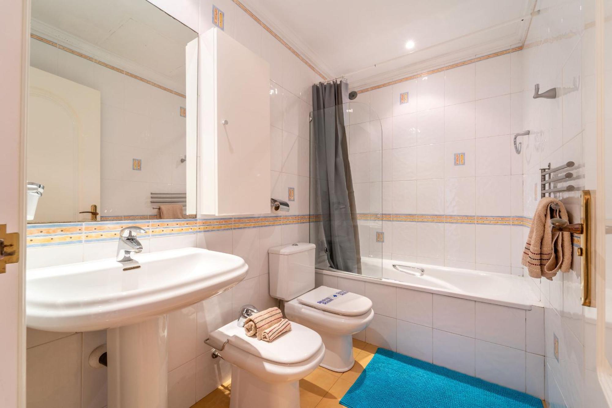 Beachside Villa With Panoramic Sea Views 베날마데나코스타 외부 사진
